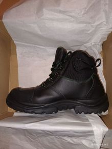 safety boots size 7