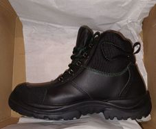 safety boots size 7