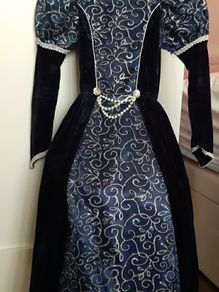 I want to be amazing princess dress size 3-4 years