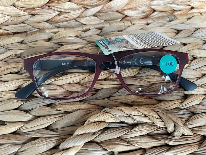 reading glasses +1.00 Brand new