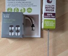 Bottle brush and 1 tap aerator