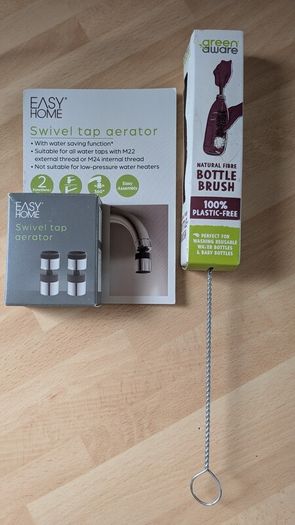 Bottle brush and 1 tap aerator