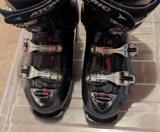 Atomic Women's Ski Boots fit size 39/40