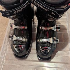 Atomic Women's Ski Boots fit size 39/40