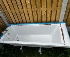 Brand new bath tub