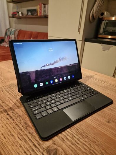 Samsung Tab S8+ 256gb tablet - third party keyboard case included