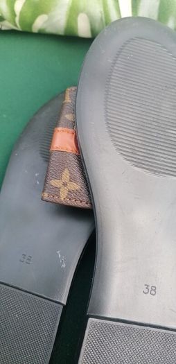 sandles  size 5 worn once