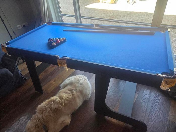 6 foot Pool Table