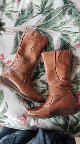 Brand new Clarks kid's boots - size 4