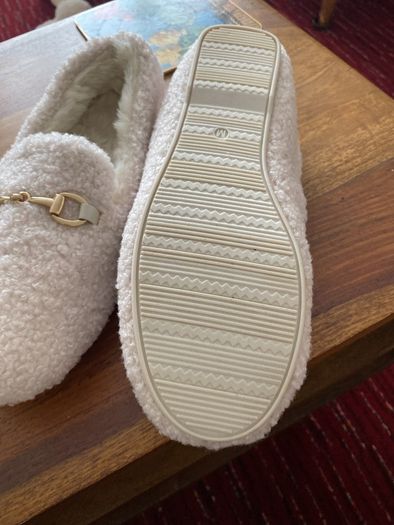 cream slippers