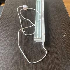 Energy-saving under-cabinet light
