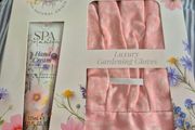 gift set. New