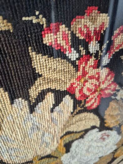 Antique Victorian Rosewood Fire screen, Fine Berlin Woolwork Embroidered Panel.