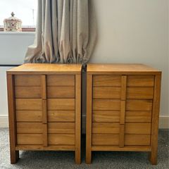 2 x Free wooden bedside lockers