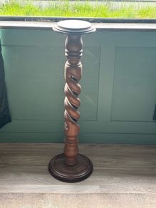Decorative pillar