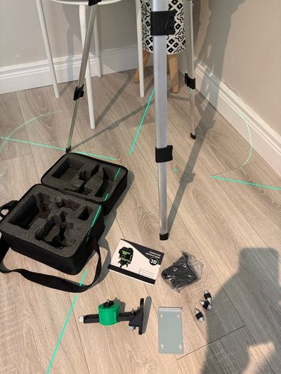 3D 12 Lines Self-leveling Laser Level with 1.2M 3 Heights Adjustable Alloy Extension Bar Tripod Stand and Carrying Bag