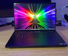 Razer Blade 16 (2025) | Rtx 4090 | I9-14900hx | 240hz Oled | As New