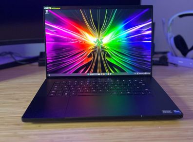 Razer Blade 16 (2025) | Rtx 4090 | I9-14900hx | 240hz Oled | As New