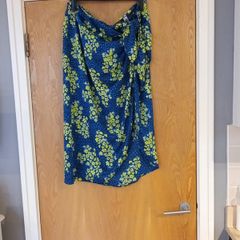Dunnes Stores  Wrap Style Skirt.   S.18.  New.