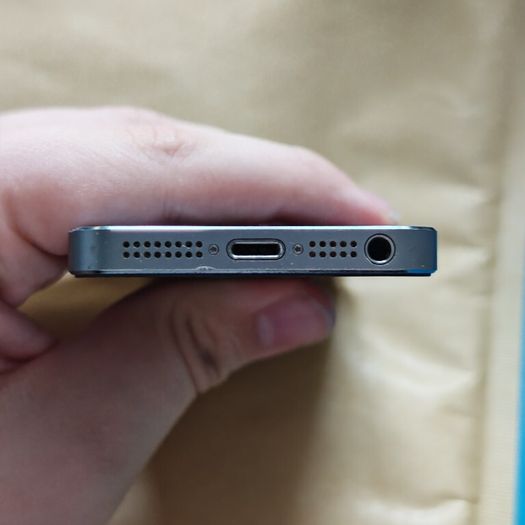 Apple iPhone 5s - 16GB - Space Gray - Activation locked - Parts only