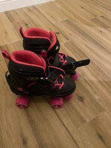 Pink&black roller skates uo to size uk 5