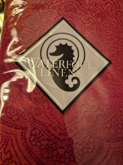 NWT Waterford Linens Callum Red Napkins, AV