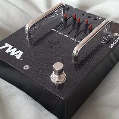 Analog Synth Octaver Pedal