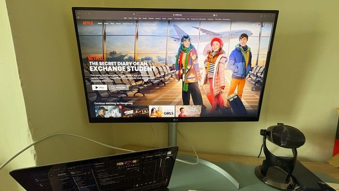 LG 27-inch 27UL850 3840 x 2160 LED Monitor Grey