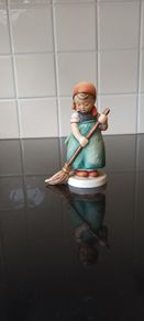 Hummel "Little Sweeper".