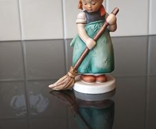 Hummel "Little Sweeper".