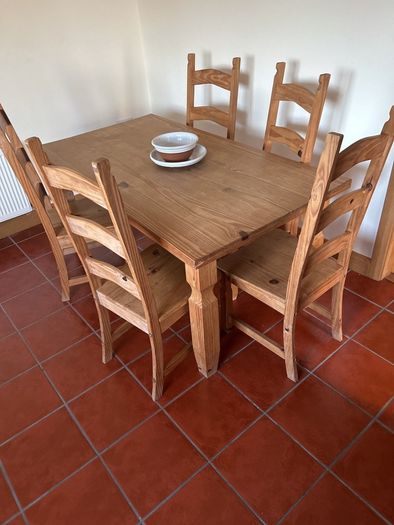Solid Mexican pine table with 6 chairs