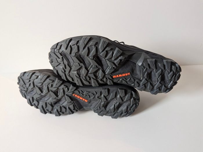 Mammut hiking shoes