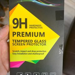 iPhone 15 screen protector