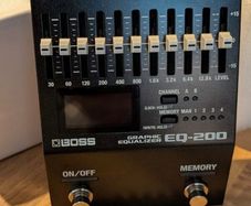 Boss EQ 200