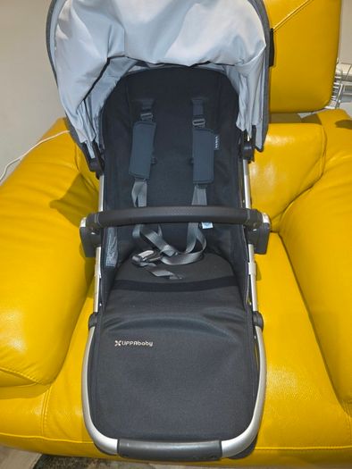 Amaizing  Condition Uppababy Vista  V2 travwl system