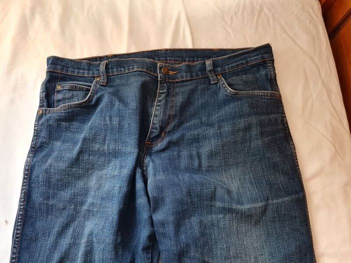 Wrangler bootcut straight Size 36/30 zip fly in excellent condition