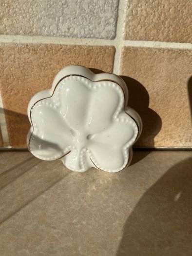 Royal Tara " Book of Kells design Photo frame Candle stand Shamrock & sauce Diah