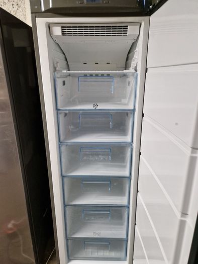 Eletrolux freezer