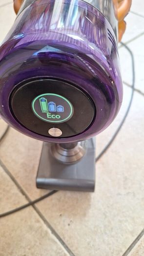 Dyson v15 vacuum cleaner
