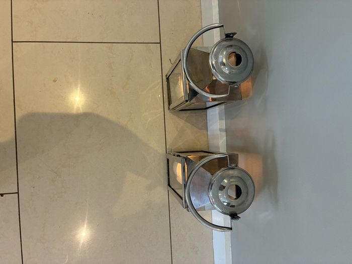 2 Lanterns