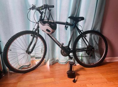 Basic M-L frame bike plus helmet