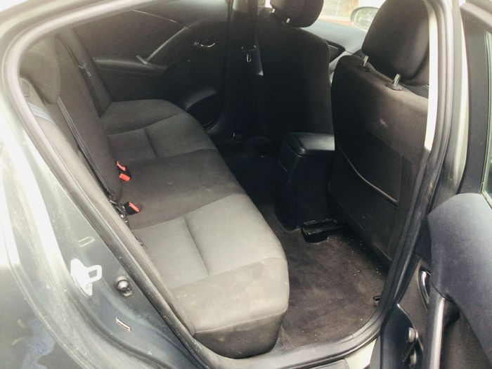 2010 Toyota Avensis