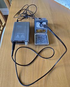 OSS T210 soldering station