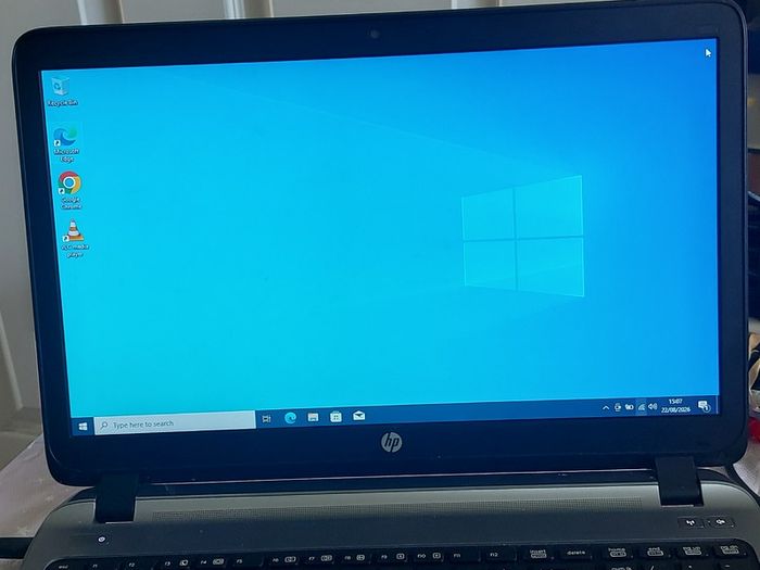 HP ProBook 455 G2, AMD A6 PRO-7050B R4, 5 Compute Cores 2C + 3G, 2.2GHz, 4 GB Ram, 300GB HDD, windows 10, Microsoft Edge, Chrome and VLC
