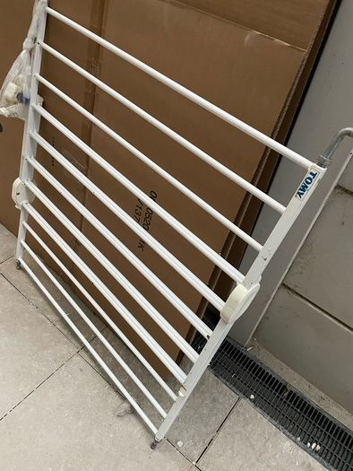 Staircase gate