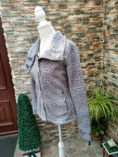 Ladies Bench full zip fleece  Size Small
