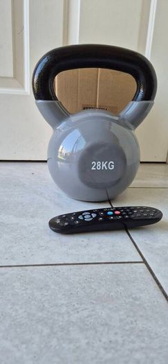 brand new 28 kilo cast iron kettlebell