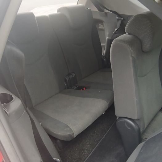 Toyota Prius Alpha 2014