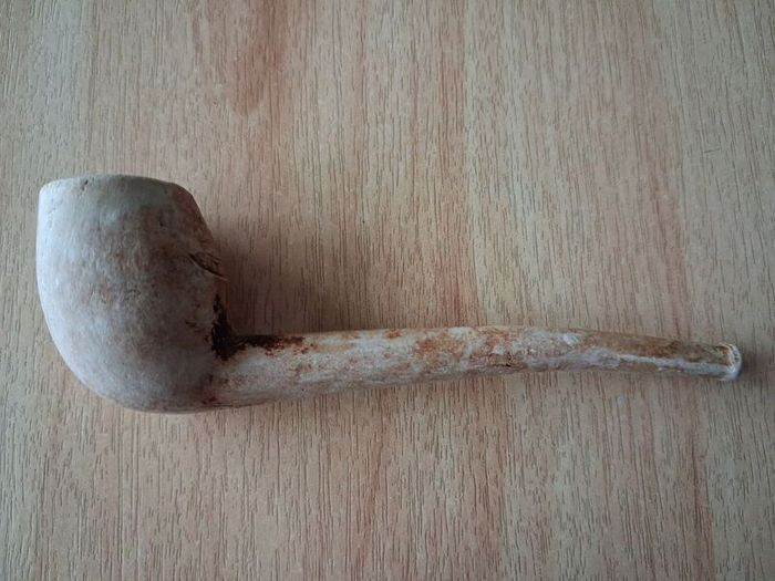 Vintage clay pipe