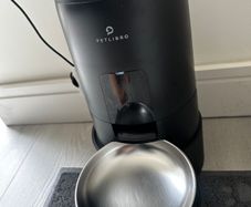 Pet feeder